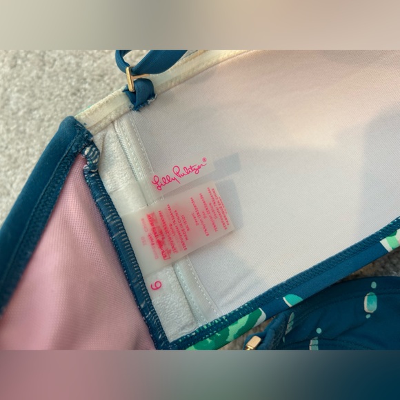 Lilly Pulitzer Bari Bandeau Bikini Top in Macaw Blue, size 6 - Picture 2 of 3